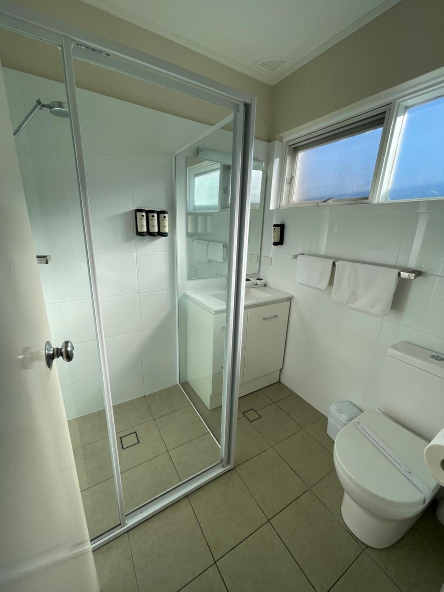 נווארה George Bass Motor Inn מראה חיצוני תמונה