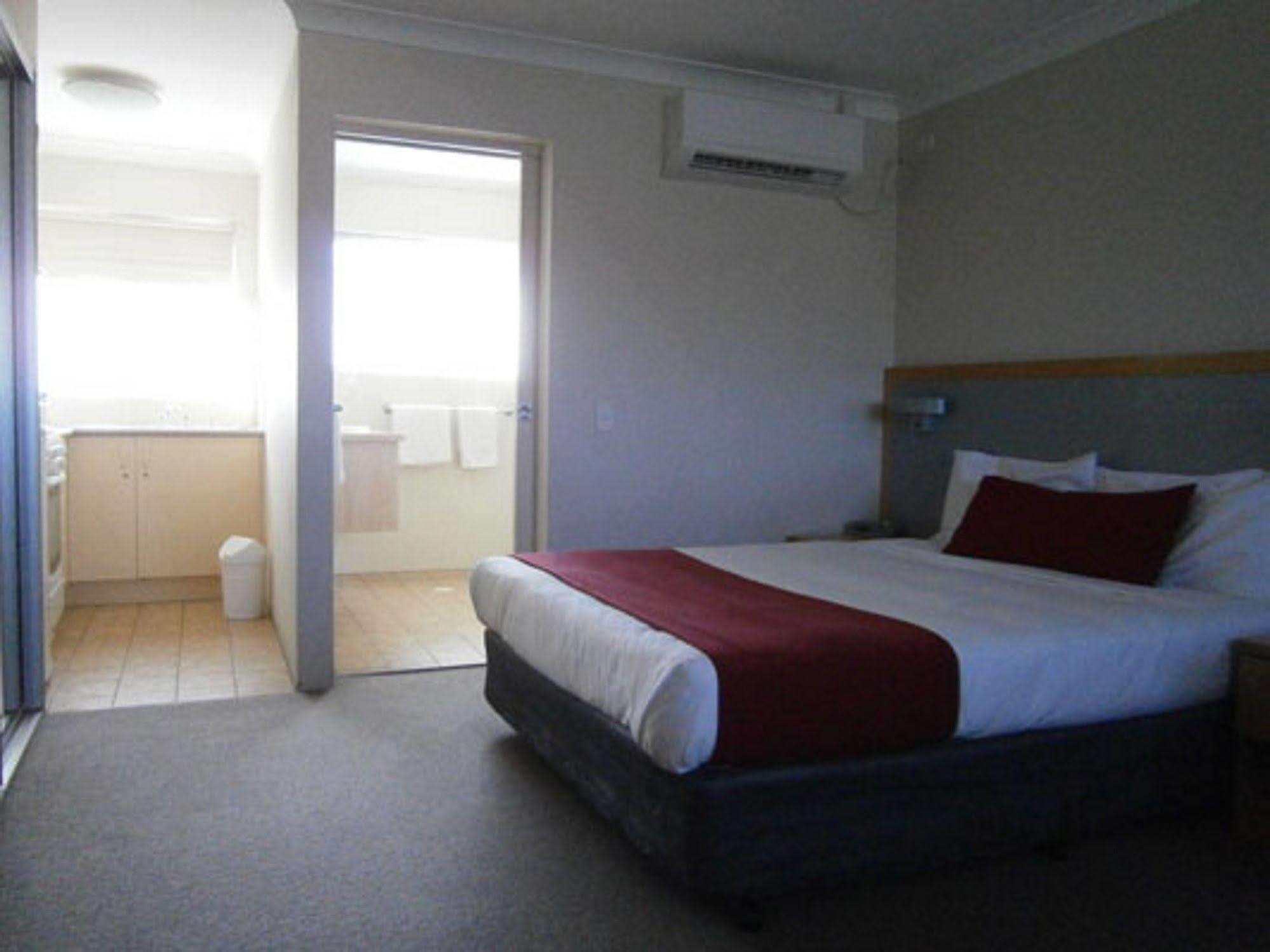 נווארה George Bass Motor Inn מראה חיצוני תמונה